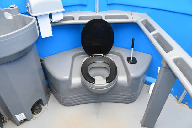 Best Luxury portable toilet rental  in Bakersfield, CA